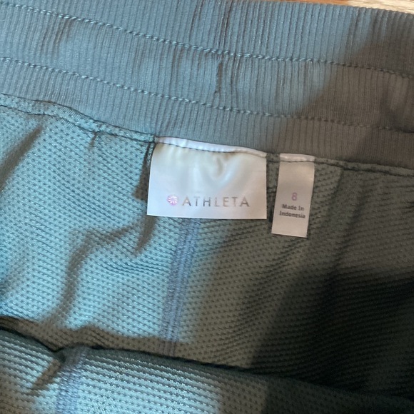 olive green Athleta Trekkie skort - Picture 6 of 8